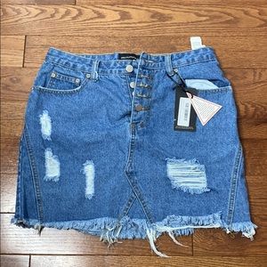 NWT DISTRESSED PRETTYLITTLETHING JEAN SKIRT